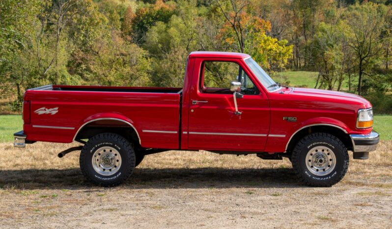 
								1995 Ford F-150 XLT 4×4 5-Speed full									