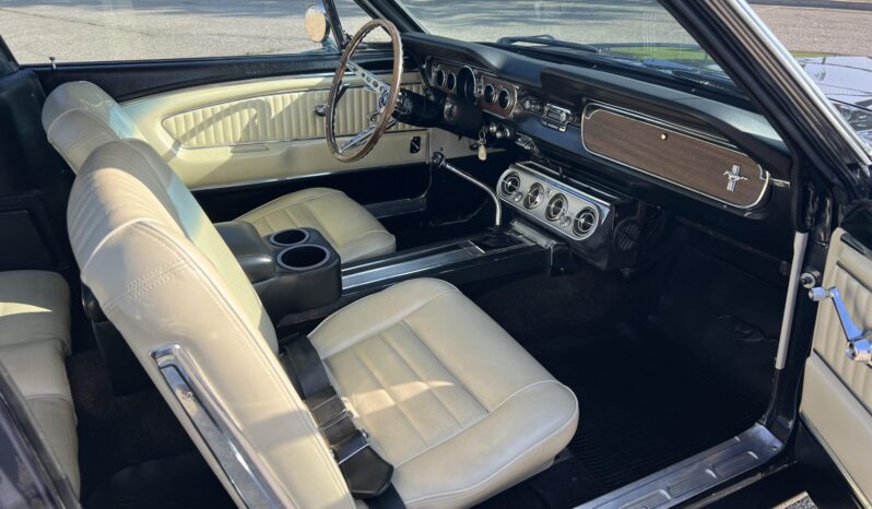 
								1965 Ford Mustang Fastback 5-Speed full									