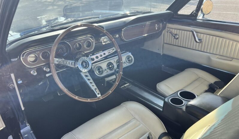 
								1965 Ford Mustang Fastback 5-Speed full									