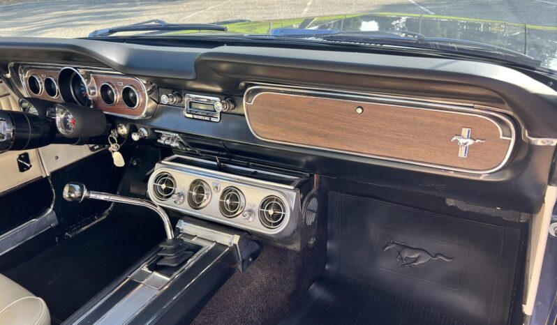 
								1965 Ford Mustang Fastback 5-Speed full									