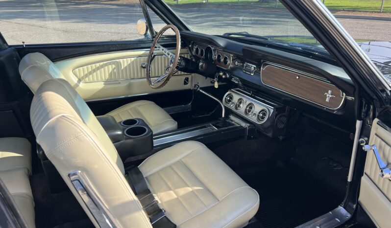 
								1965 Ford Mustang Fastback 5-Speed full									