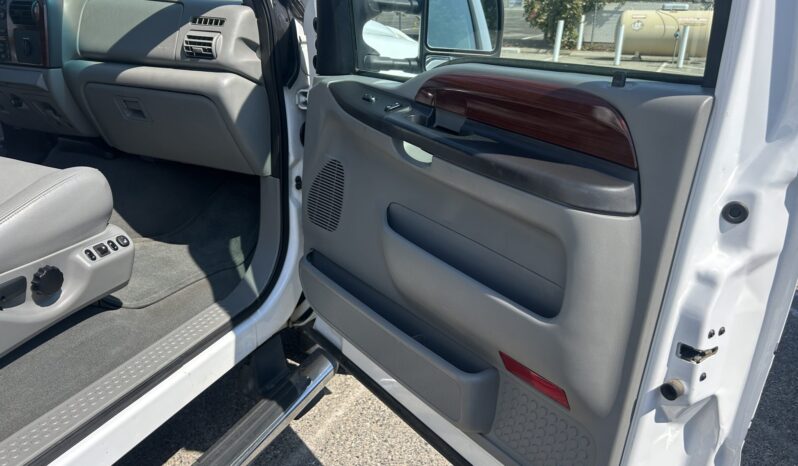 
								2005 Ford F-250 Super Duty Lariat Crew Cab Power Stroke 4×4 full									