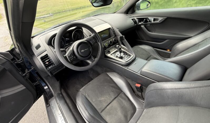 
								2017 Jaguar F-Type Coupe full									