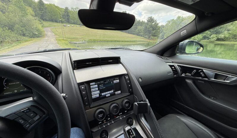 
								2017 Jaguar F-Type Coupe full									