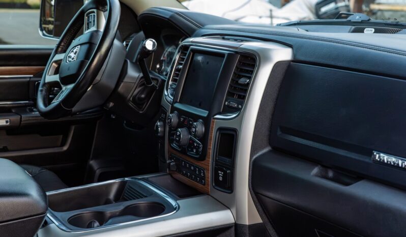 
								2018 Ram 2500 Laramie Crew Cab Cummins 4×4 full									