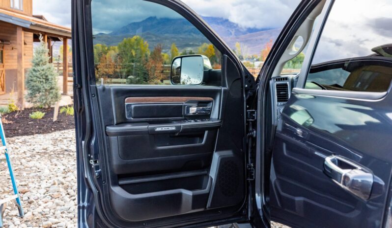 
								2018 Ram 2500 Laramie Crew Cab Cummins 4×4 full									