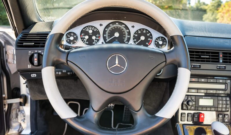 
								2002 Mercedes-Benz SL500 Silver Arrow full									