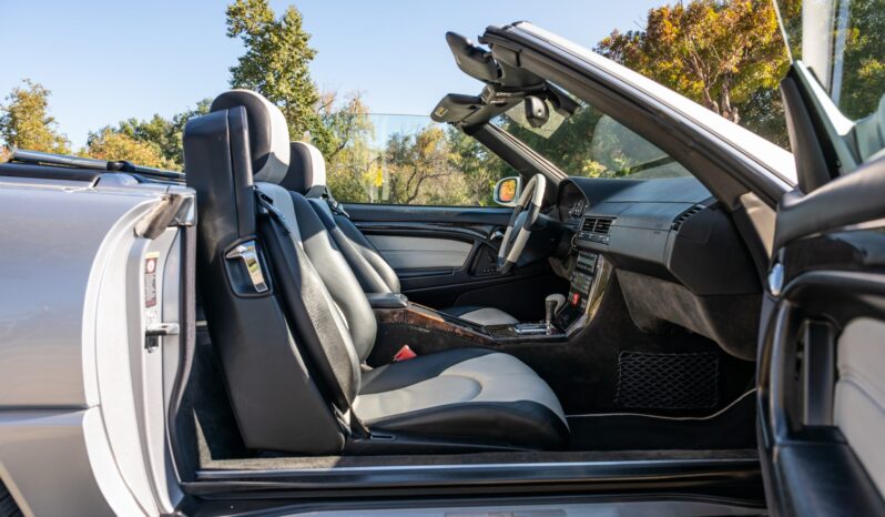 
								2002 Mercedes-Benz SL500 Silver Arrow full									