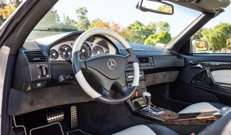 
								2002 Mercedes-Benz SL500 Silver Arrow full									