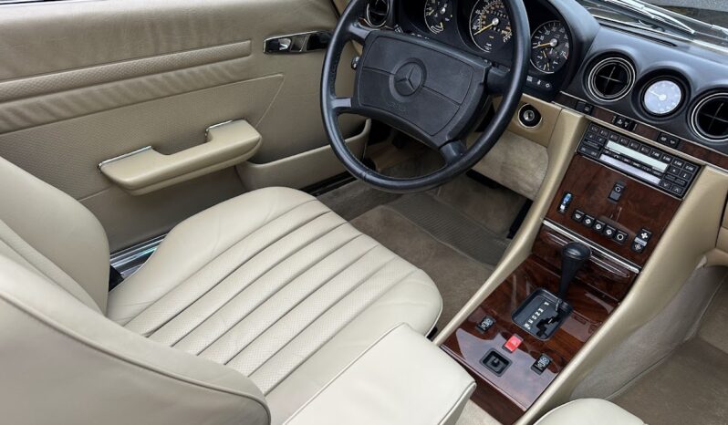 
								1988 Mercedes-Benz 560SL full									