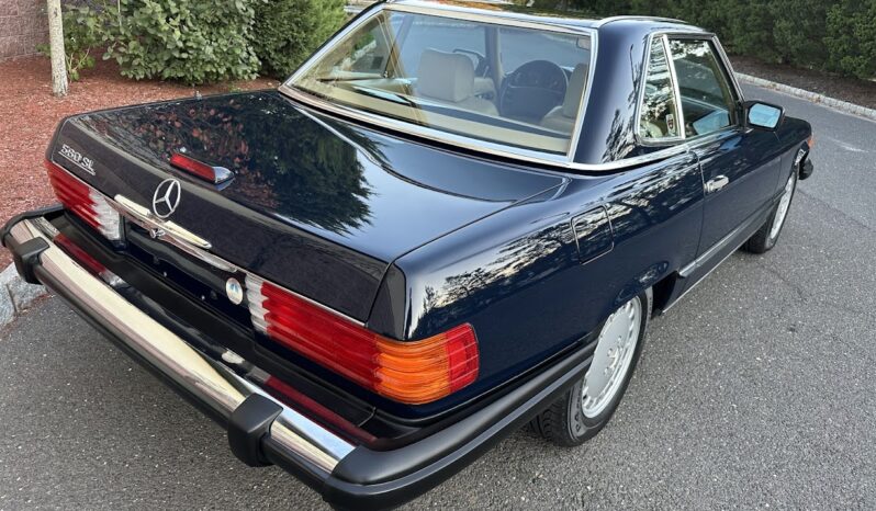 
								1988 Mercedes-Benz 560SL full									