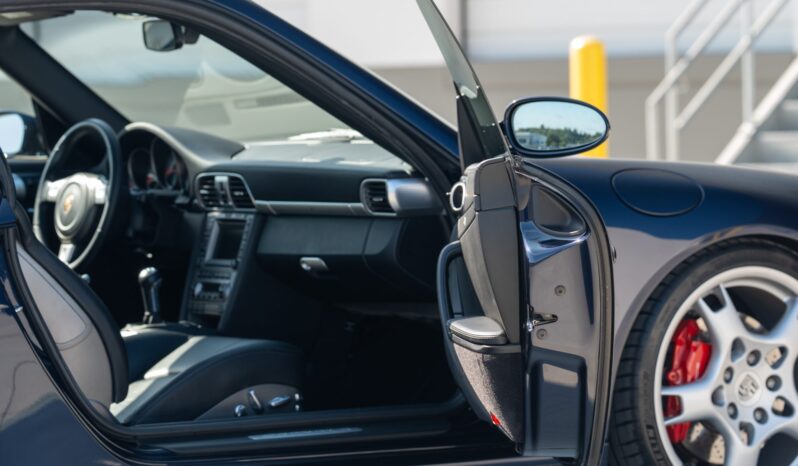 
								2006 Porsche 911 Carrera S Coupe 6-Speed full									