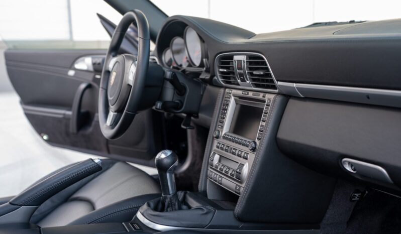 
								2006 Porsche 911 Carrera S Coupe 6-Speed full									