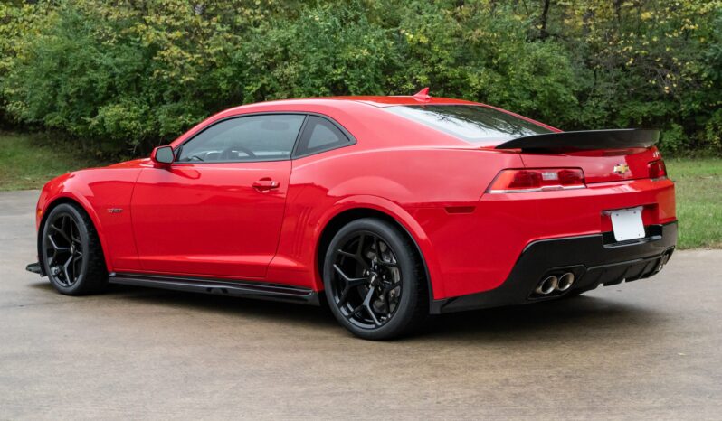 
								2015 Chevrolet Camaro Z28 full									