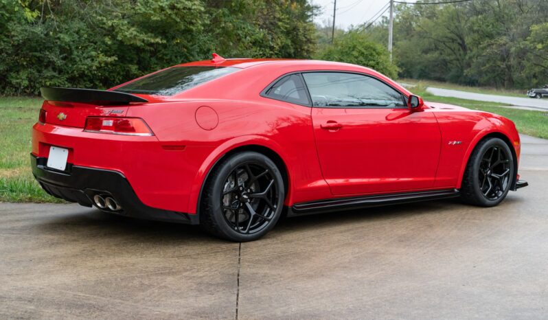 
								2015 Chevrolet Camaro Z28 full									