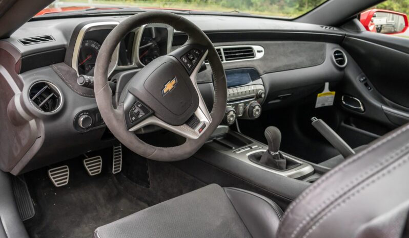 
								2015 Chevrolet Camaro Z28 full									