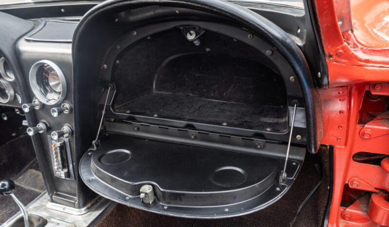 
								1963 Chevrolet Corvette Split-Window Coupe full									