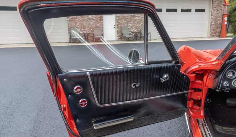 
								1963 Chevrolet Corvette Split-Window Coupe full									