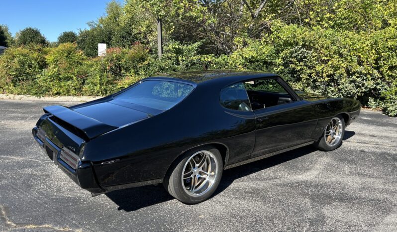 
								1969 Pontiac GTO Hardtop Coupe 5-Speed full									