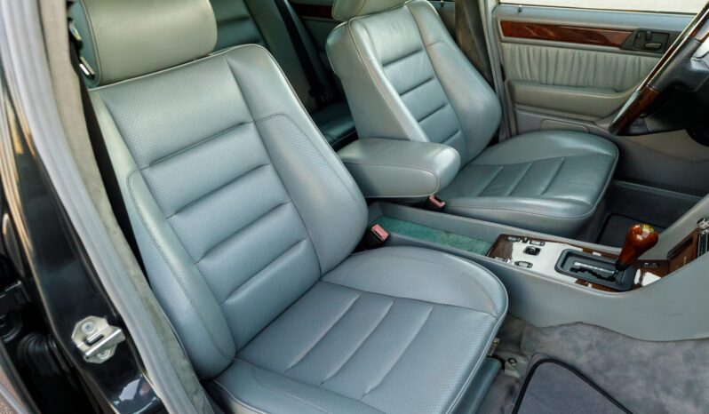 
								1993 Mercedes-Benz 400E AMG 4.2 full									