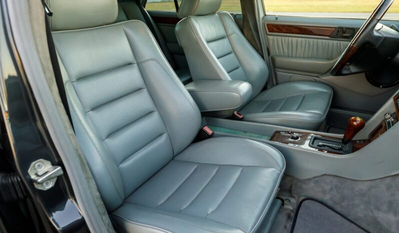 
								1993 Mercedes-Benz 400E AMG 4.2 full									