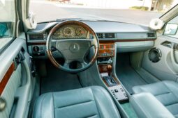
										1993 Mercedes-Benz 400E AMG 4.2 full									
