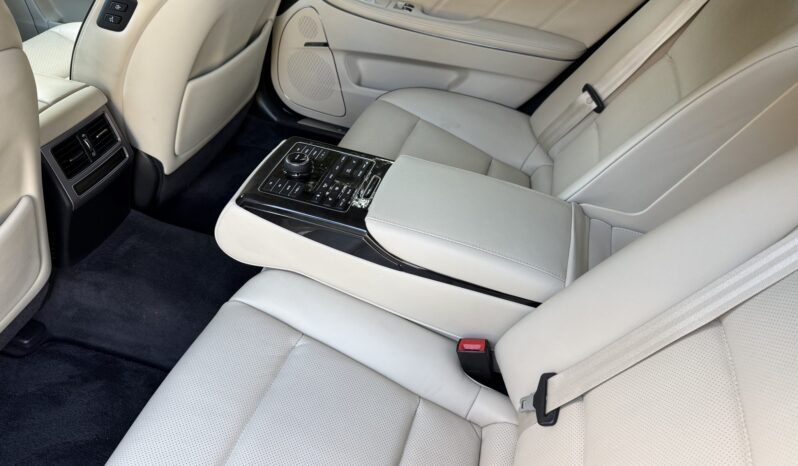 
								2016 Hyundai Equus Signature full									