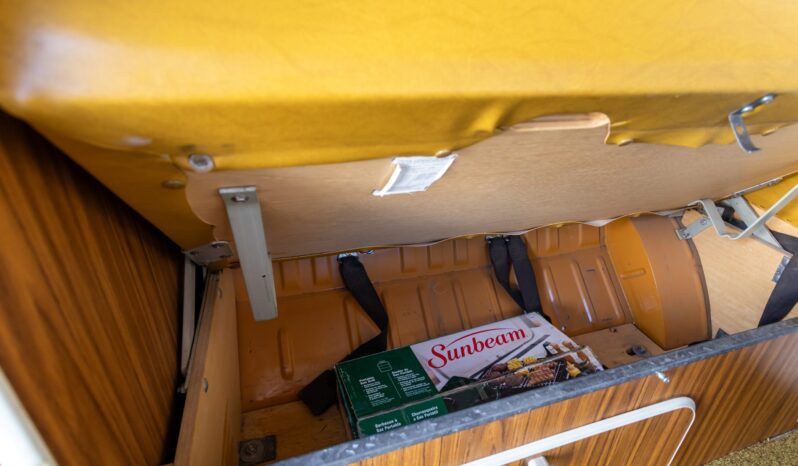 
								1972 Volkswagen Type 2 Westfalia full									