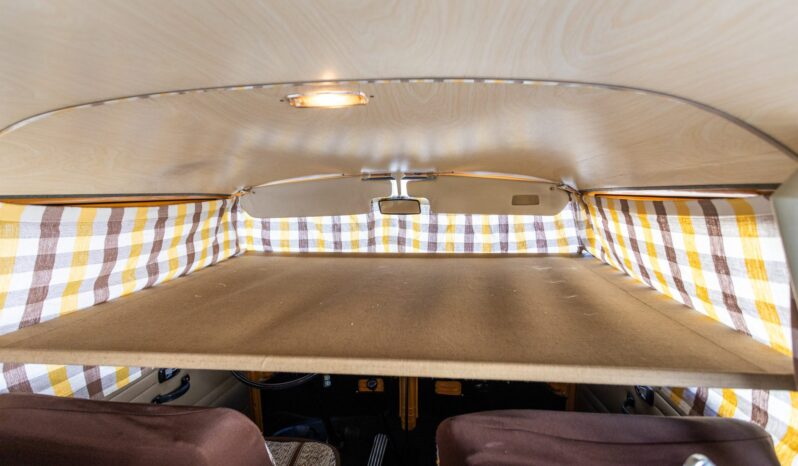 
								1972 Volkswagen Type 2 Westfalia full									