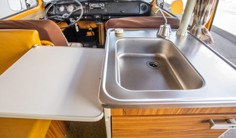 
								1972 Volkswagen Type 2 Westfalia full									