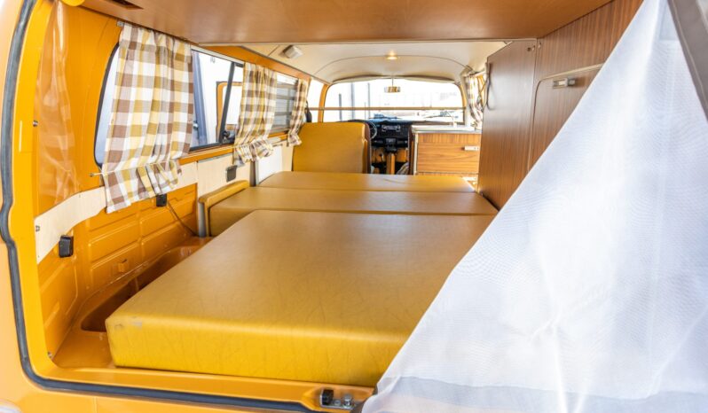 
								1972 Volkswagen Type 2 Westfalia full									