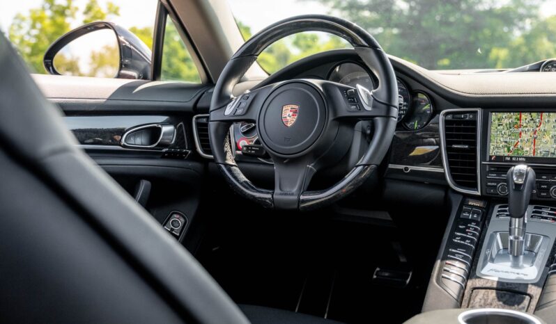 
								2014 Porsche Panamera S E-Hybrid full									