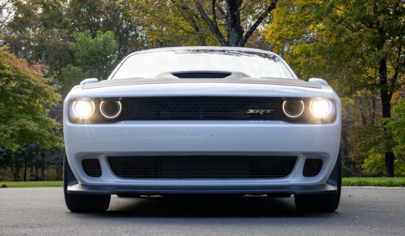 								2015 Dodge Challenger SRT Hellcat 6-Speed full									