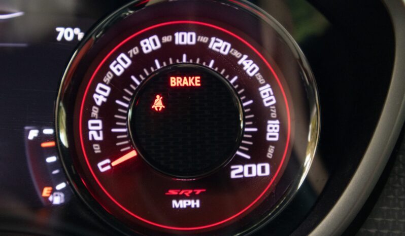 								2015 Dodge Challenger SRT Hellcat 6-Speed full									