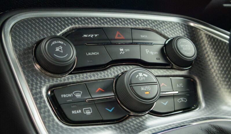 								2015 Dodge Challenger SRT Hellcat 6-Speed full									