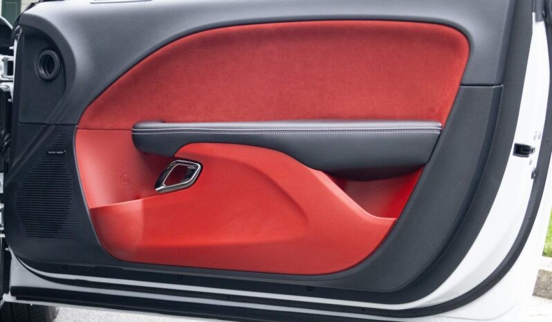 								2015 Dodge Challenger SRT Hellcat 6-Speed full									