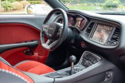 										2015 Dodge Challenger SRT Hellcat 6-Speed full									