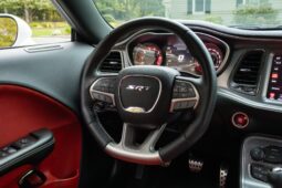 										2015 Dodge Challenger SRT Hellcat 6-Speed full									