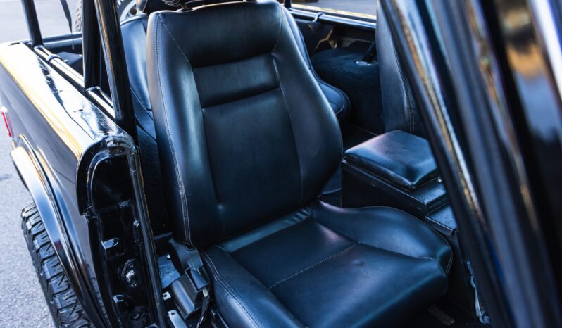 								1977 Ford Bronco 302 full									