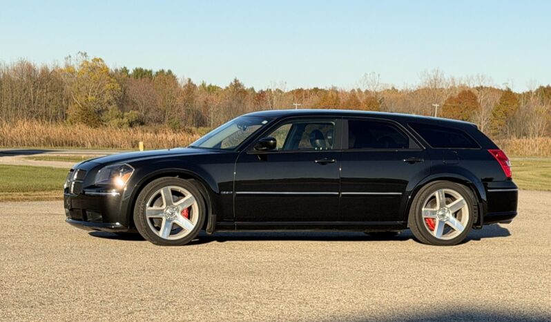 								2006 Dodge Magnum SRT8 full									