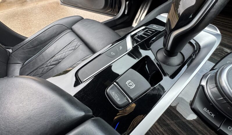 								2020 BMW M550i xDrive full									