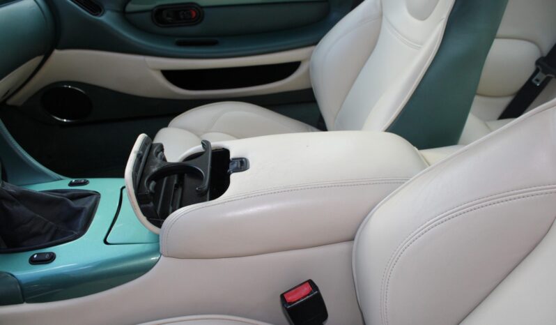 								2000 Aston Martin DB7 V12 Vantage Coupe full									