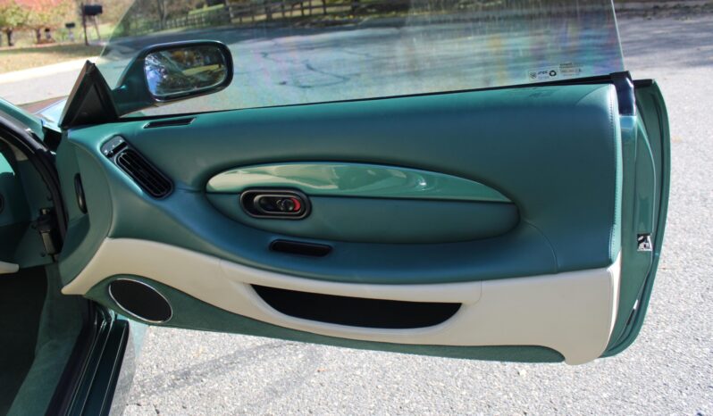 								2000 Aston Martin DB7 V12 Vantage Coupe full									