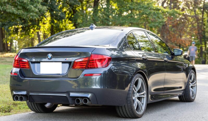 								2013 BMW M5 6-Speed full									