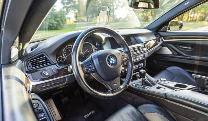 								2013 BMW M5 6-Speed full									
