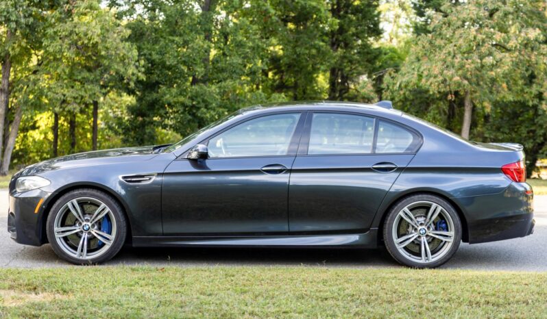 								2013 BMW M5 6-Speed full									