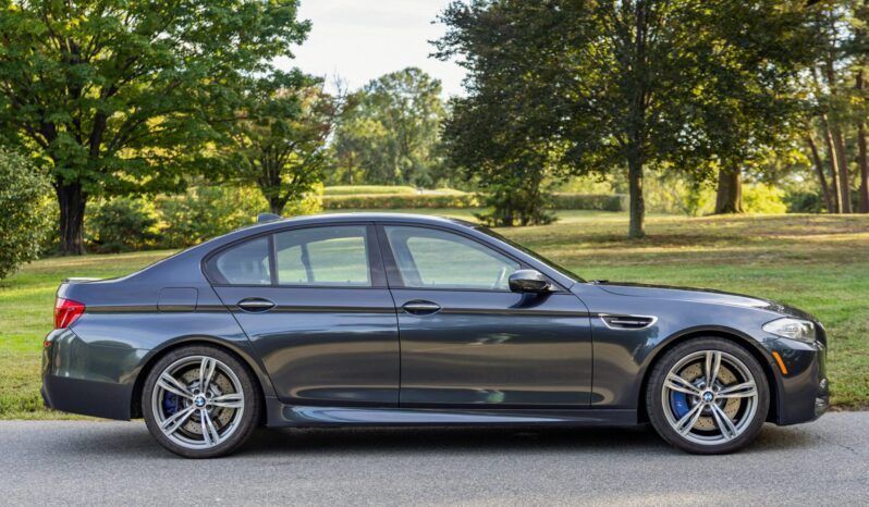								2013 BMW M5 6-Speed full									