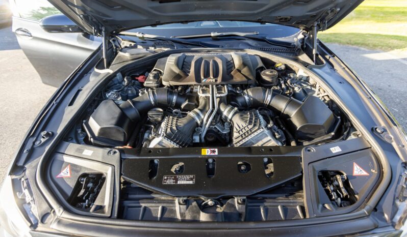 								2013 BMW M5 6-Speed full									