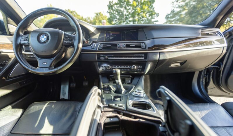 								2013 BMW M5 6-Speed full									