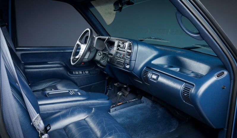 								1995 Chevrolet Tahoe LT 4×4 full									